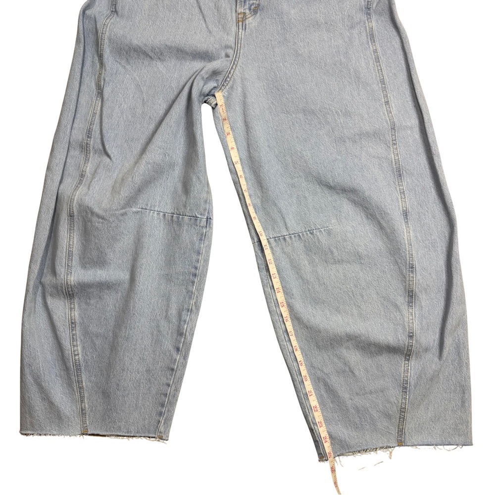 NWT Universal Thread 10 High Rise Curved Jean Barrel Light Wash Recycled Cotton - Picture 8 of 9